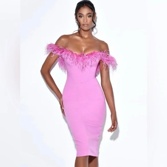 Chic Strapless Pink Feather Dress - Picture 2 of 3